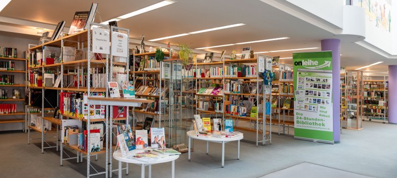 Bücherschränke in der Bibliothek