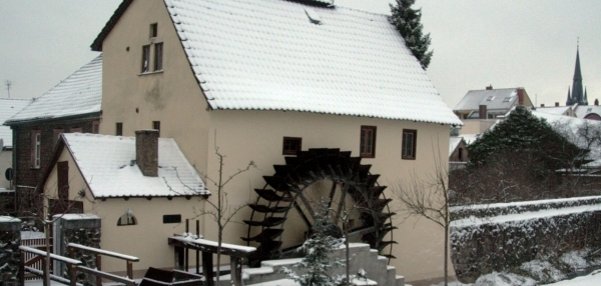 Brückenmühle im Schnee