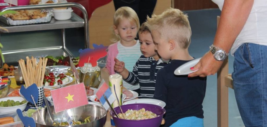 Modenschau und internationales Frühstücksbuffet in der Kita Bürgerpark