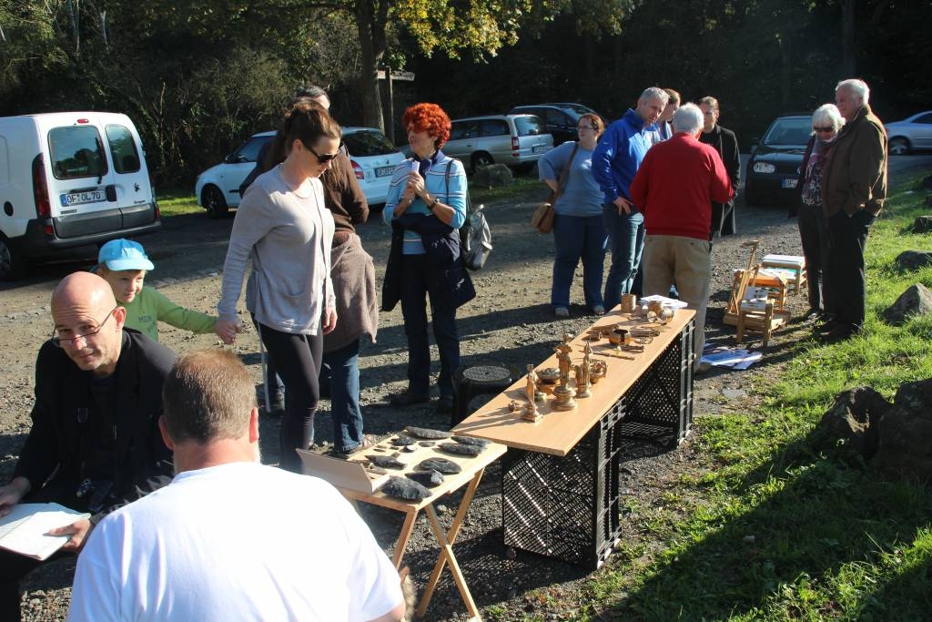 Open-Air Ausstellung der vor- und frühgeschichtlichen Abteilung des Stadtmuseums Open-Air Ausstellung der vor- und frühgeschichtlichen Abteilung des Stadtmuseums