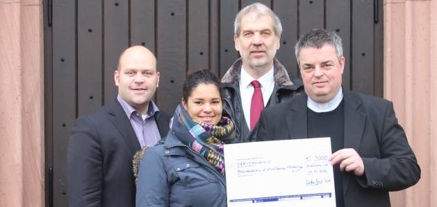 Scheckübergabe Freundeskreis der Mühleimer Flüchtlinge e.V.