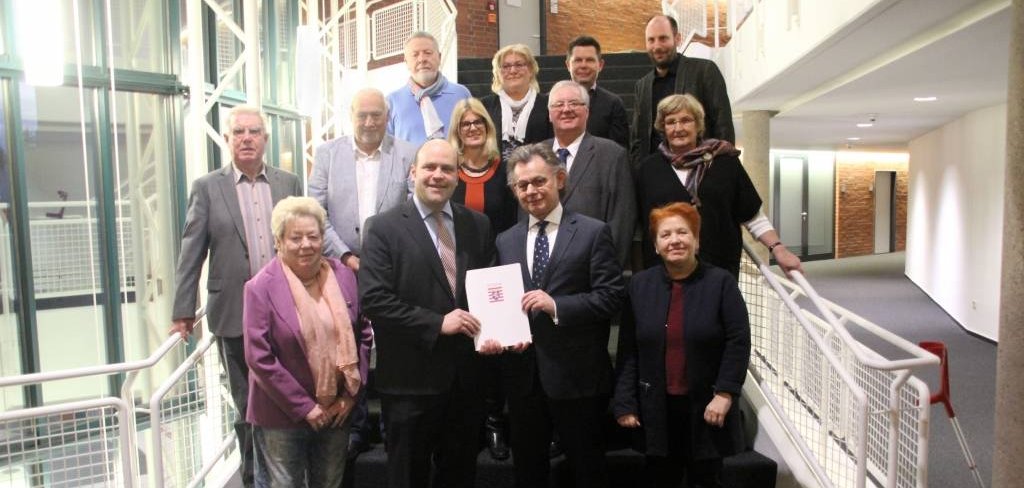 Kunstrasenplatz Staatssekretär Michael Bußer