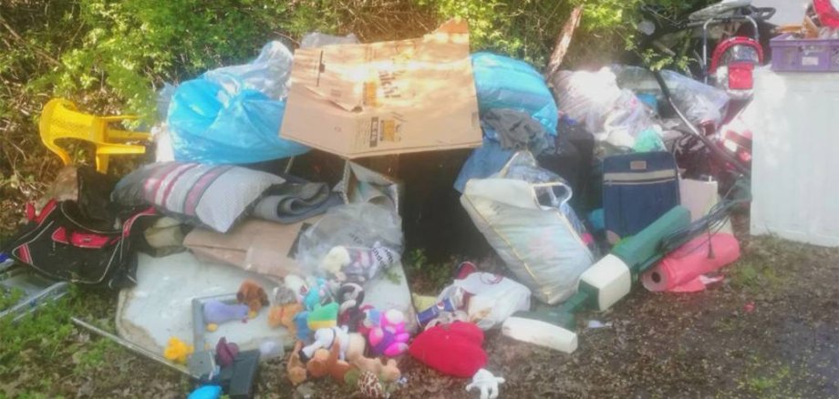 Illegale Müllablagerungen in den Steinbrüchen