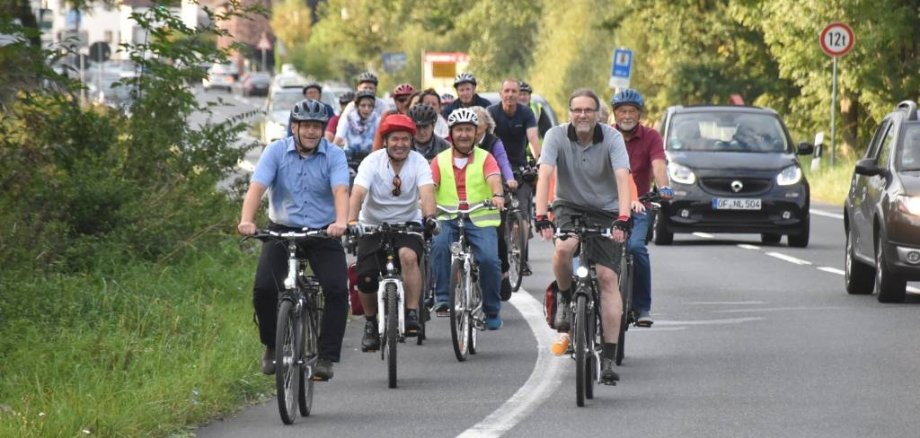 Bürgermeister Tybussek und ADFC auf Radtour