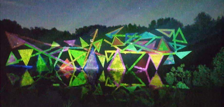 Flashlines illuminieren den Vogelsberger See