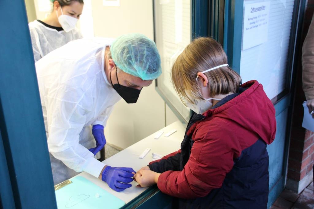 Corona-Antikörpertests im Testzentrum Rathaus