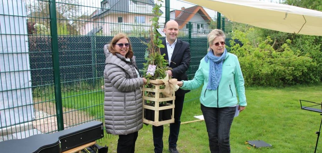 Eröffnung Wassertretanlage am Freibad Lämmerspiel
