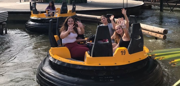 Ausflug der Jugendförderung zum Holiday Park in Haßloch