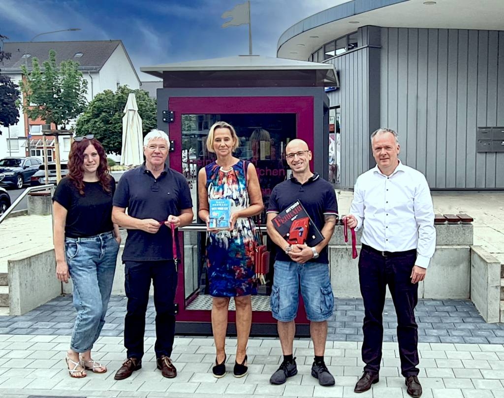 Weiteres Lesehäuschen im Markwald eröffnet