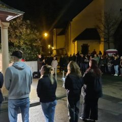 Kranzniederlegung am alten Wachthäuschen zum Gedenken der Opfer des Nationalsozialismus
