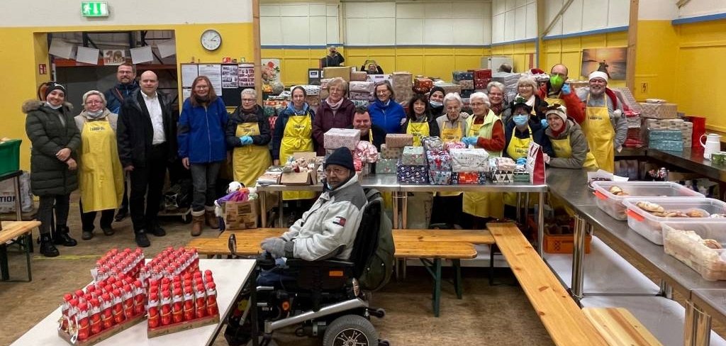 Lebensmittelausgabe des Lebensladens zu Nikolaus