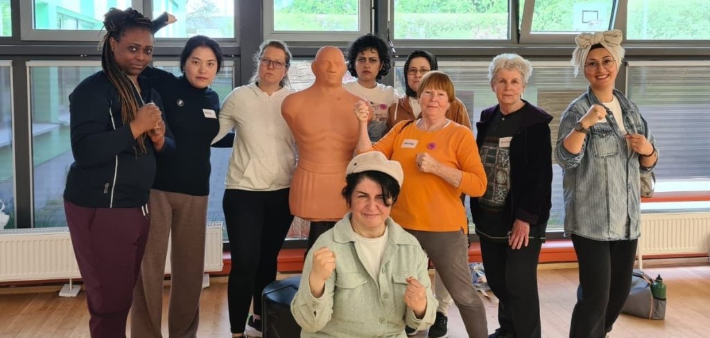 Selbstbehauptungskurs für Frauen - „Wir sind stark!“ Selbstbehauptungskurs für Frauen - „Wir sind stark!“