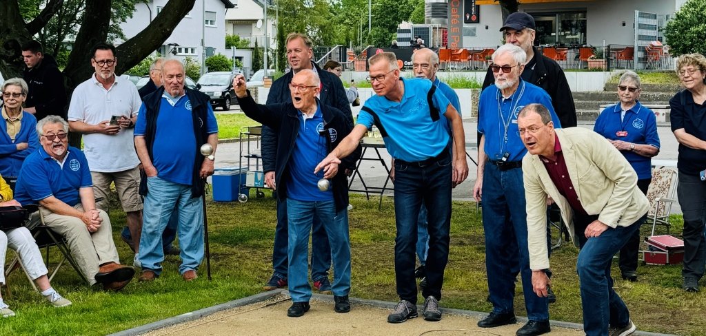 Mühlheimer Boule-Platz nach Rundum-Erneuerung zum Spielbetrieb freigegeben