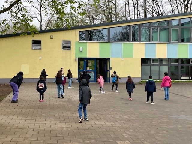 Osterferienspiele Rote-Warte-Schule und Geschwister-Scholl-Schule Osterferienspiele Rote-Warte-Schule und Geschwister-Scholl-Schule