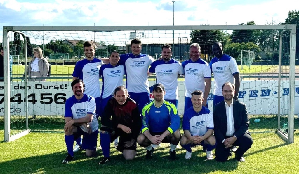 Rathaus nimmt mit eigener Mannschaft an Hobbyfußball-Turnier teil